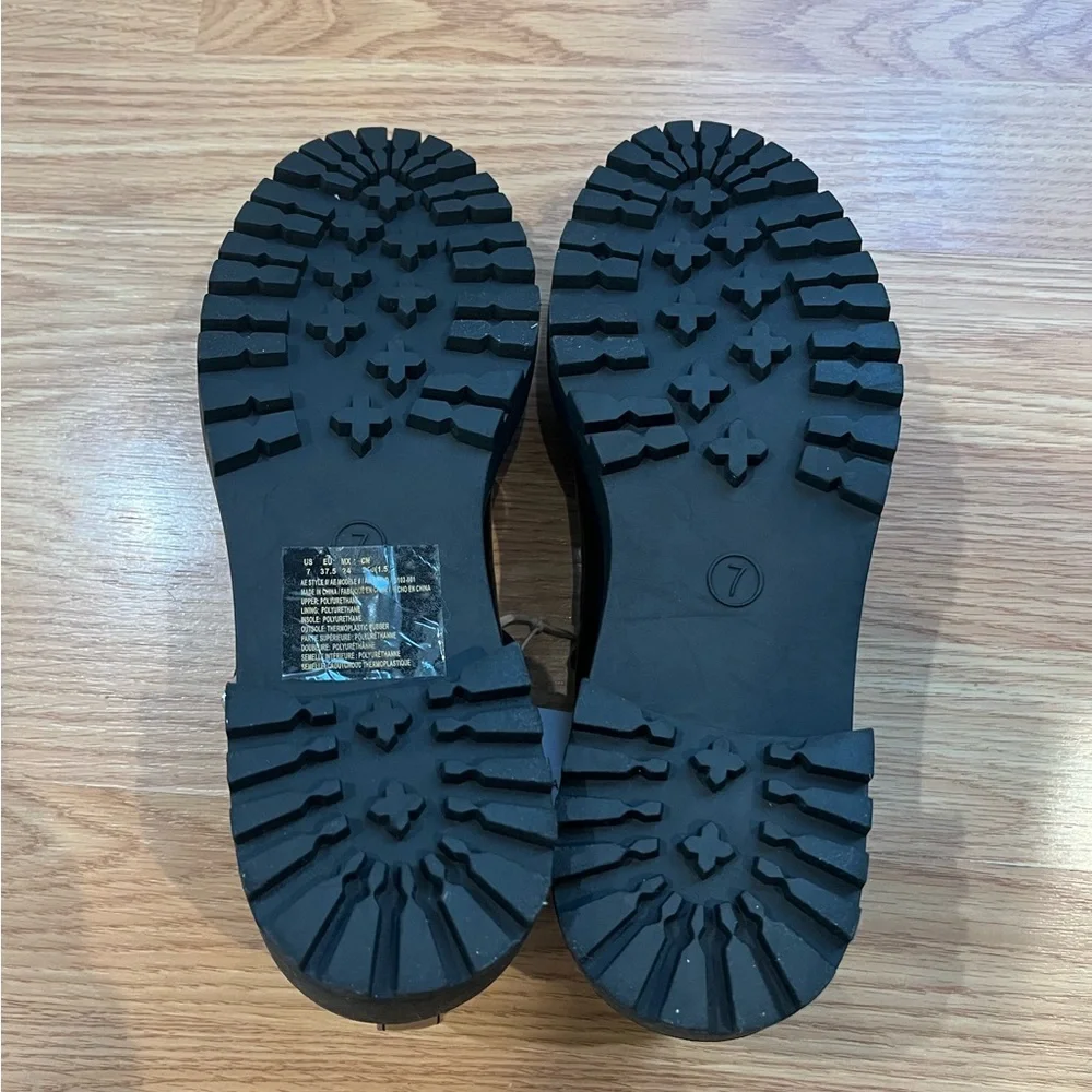 AE T-Strap Mary Jane Shoes , size 7 - Picture 6 of 6
